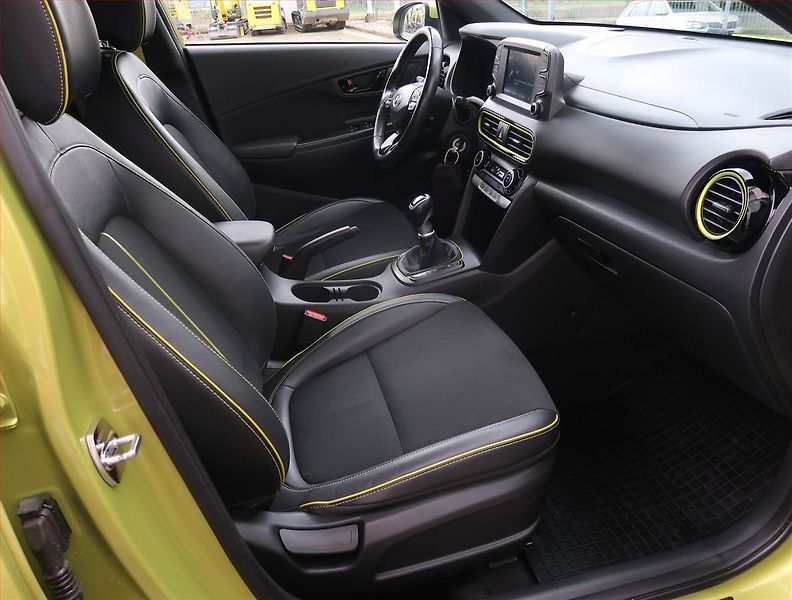 Hyundai Kona (2020) Mystic 1.0 T-GDI, Kůže - fotka 9 z 19