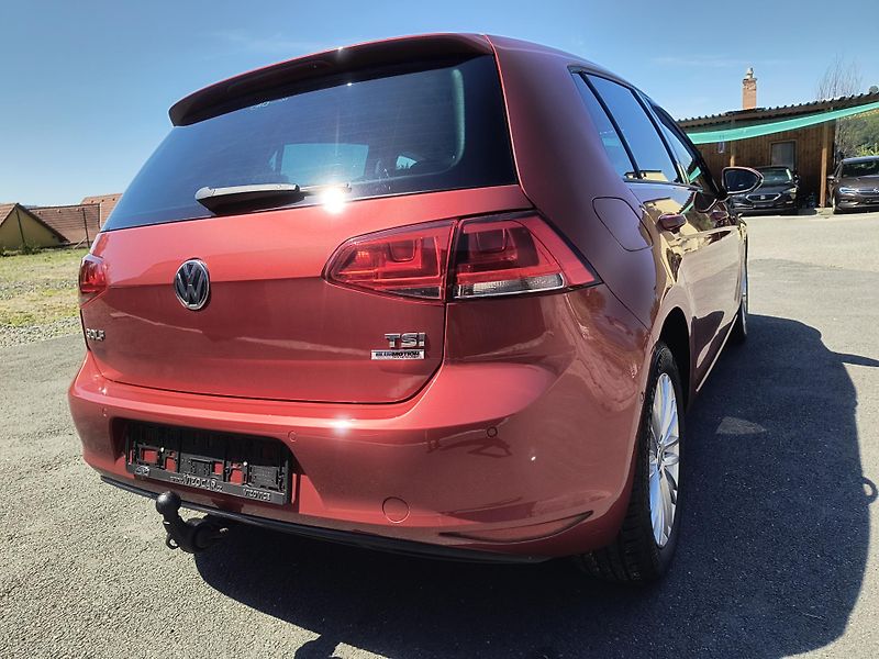 Volkswagen Golf (2014) 1.2 TSI 63KW 4-VÁLEC Z ŘEMENEM - fotka 9 z 66
