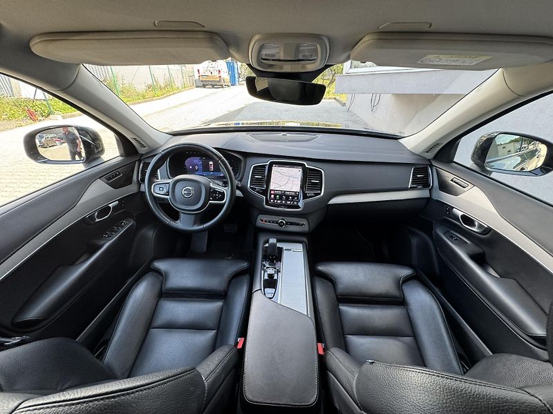 Volvo XC90 B5 (nafta) AWD PLUS DARK - fotka 16 z 51