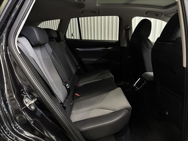 Škoda Enyaq 80 150kW LOFT PANO MATRIX LED - fotka 39 z 45