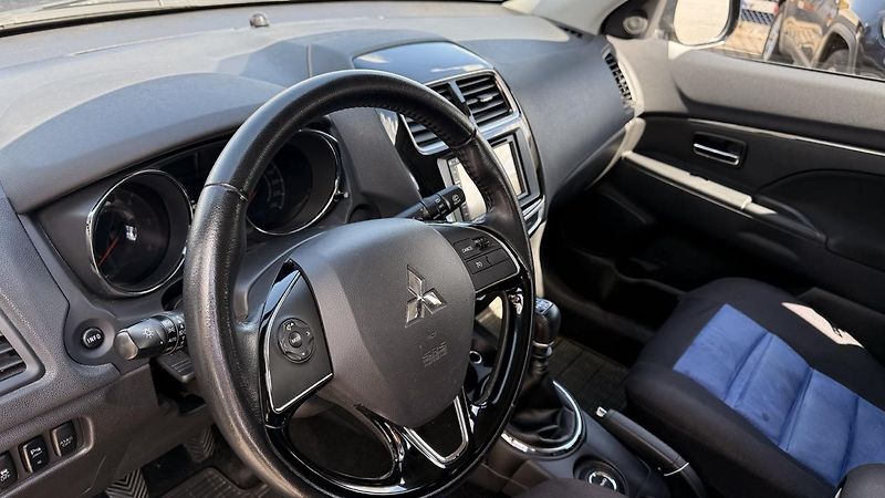 Mitsubishi ASX (2016) 1.6Di-D, ČR,4X4 - fotka 9 z 16