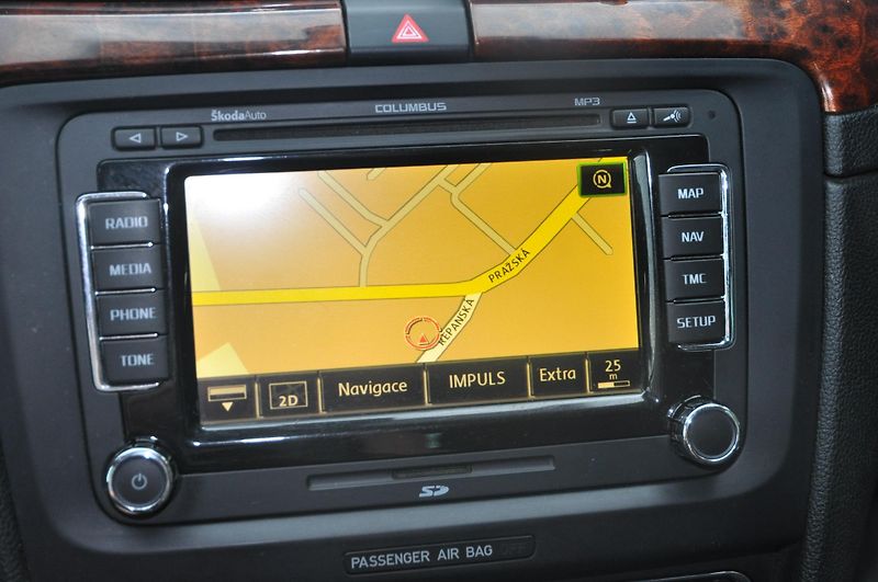 Škoda Superb II 2.0TDi 103kW KOMBI Elegance - fotka 15 z 20