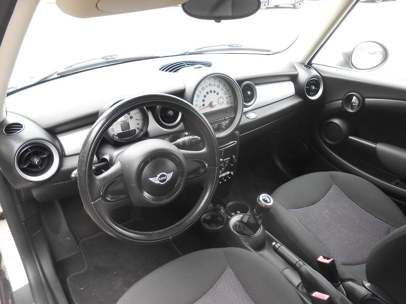 Mini One 1.6i. KLIMA,110TKm!!! - fotka 17 z 30