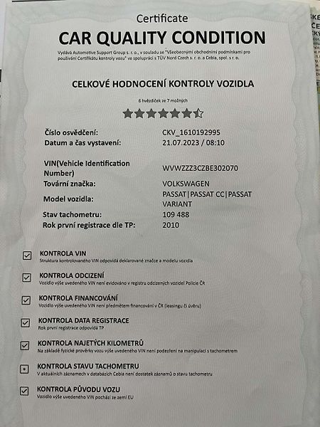 Volkswagen Passat (2010) - fotka 16 z 19