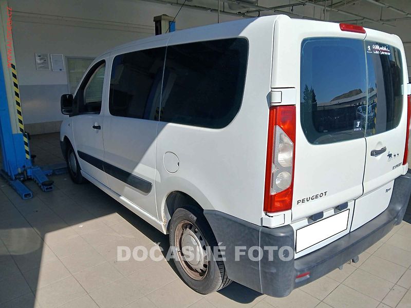 Peugeot Expert (2011) 2.0HDi 6míst, 1.maj,ČR - fotka 2 z 3