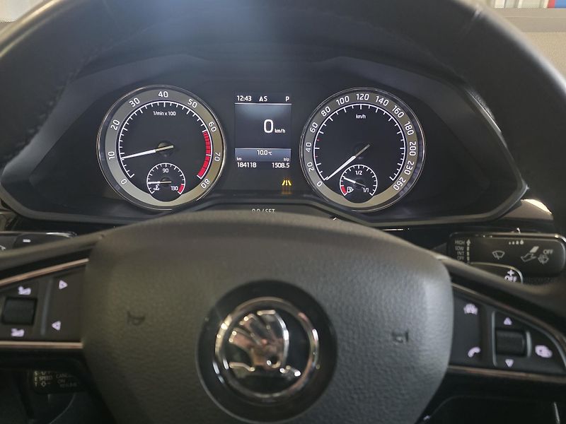 Škoda Superb (2018) L&K DSG | DCC | Odpočet - fotka 10 z 18