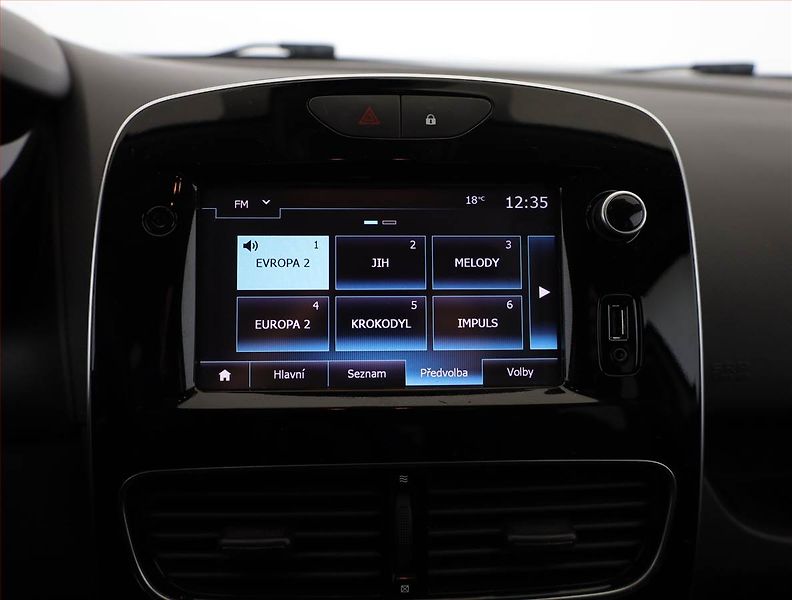 Renault Clio (2018) Limited 0.9 TCe, Serv.kniha - fotka 10 z 16