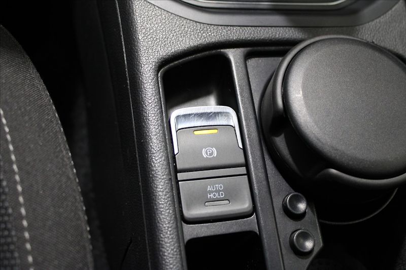 Volkswagen Touran 1,4 TSI Comfortline 7-míst - fotka 28 z 32