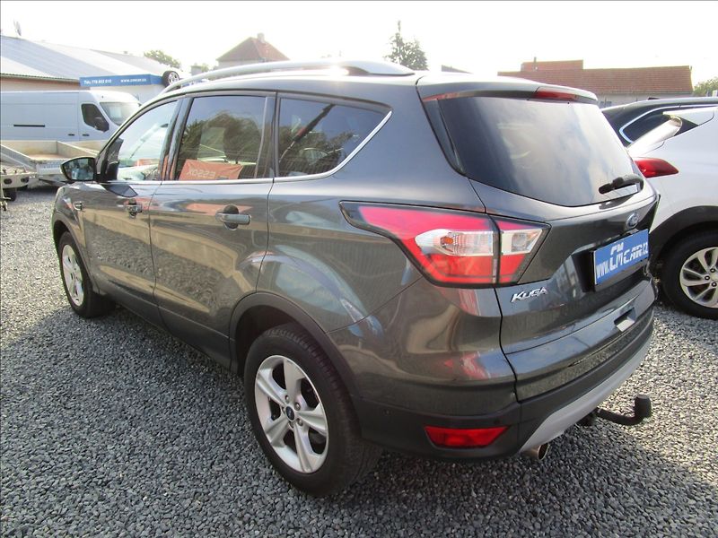 Ford Kuga 2.0TDCi 132kW AWD, automat - fotka 6 z 41