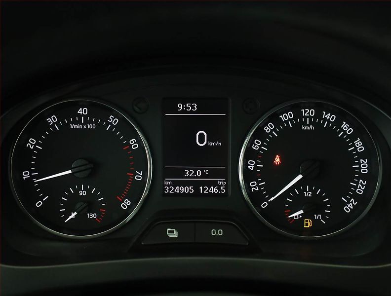 Škoda Rapid (2014) 1.2 TSI, po STK, plně pojízdný - fotka 8 z 17