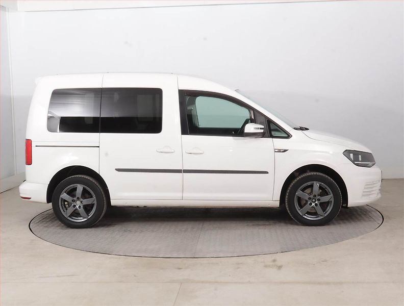 Volkswagen Caddy (2015) 2.0 TDI, 5Míst, 1Maj - fotka 6 z 15