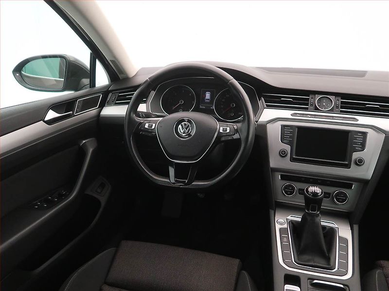 Volkswagen Passat (2015) Comfortline 1.6 TDI, Navi - fotka 7 z 16
