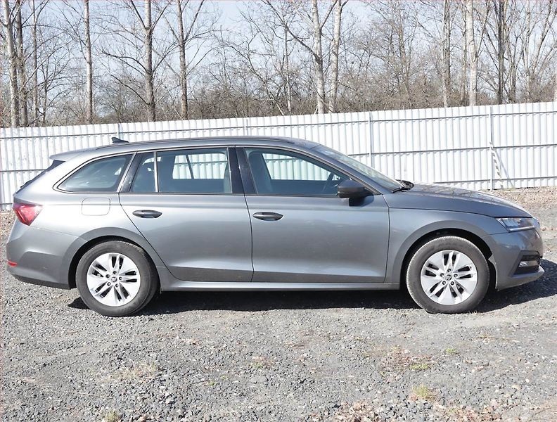 Škoda Octavia (2022) Ambition 2.0 TDI, Automat - fotka 6 z 21