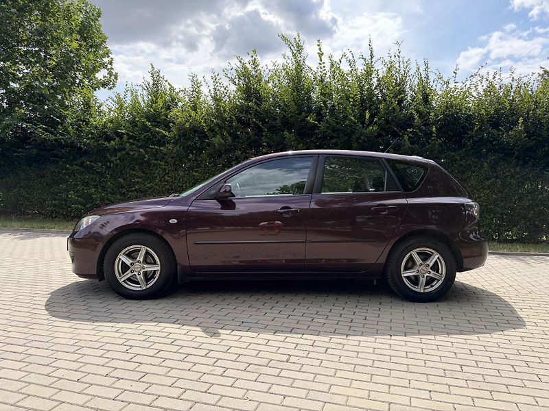 Mazda 3 1.6 Sport Active - fotka 4 z 29