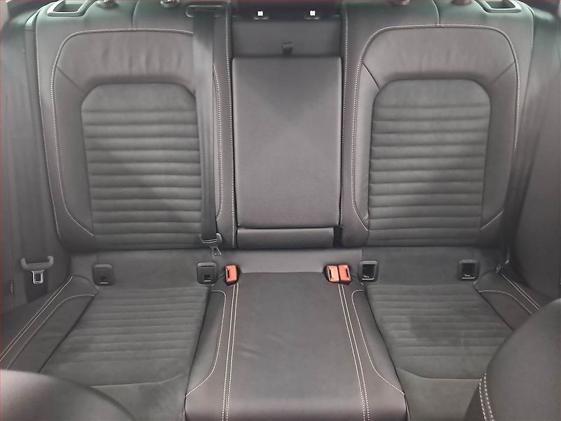 Volkswagen Passat (2022) Elegance 2.0 TDI - fotka 10 z 21