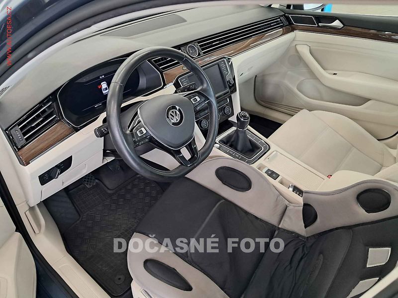 Volkswagen Passat (2015) 1.8TSI - fotka 3 z 3