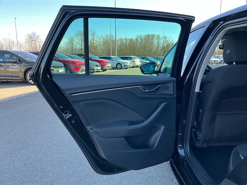 Škoda Scala 1.0TSi 85kW TOP SELECTION DSG - fotka 24 z 30
