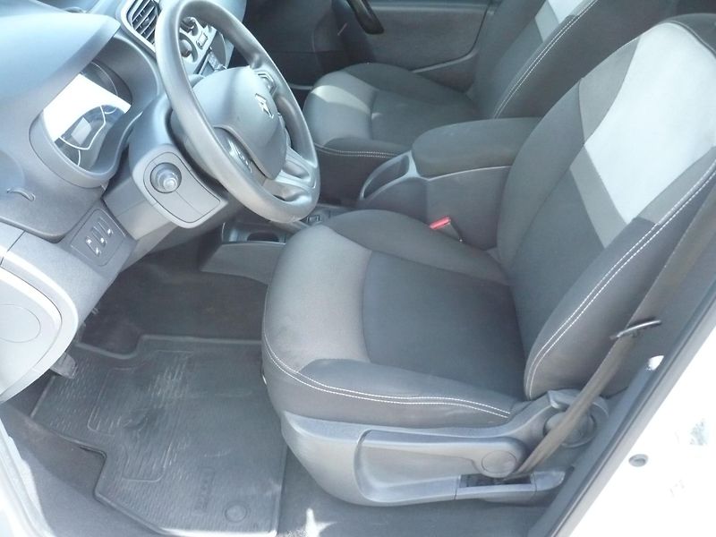 Renault Kangoo 1.5dCi ČR DPH Klimatizace - fotka 13 z 25