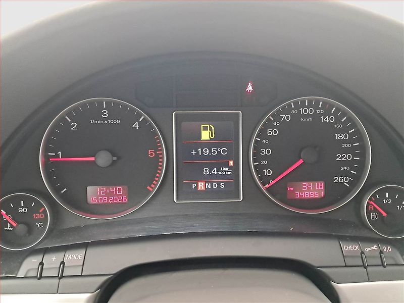 Audi A4 (2005) 2.0 TDI, Automat, nová STK - fotka 11 z 17