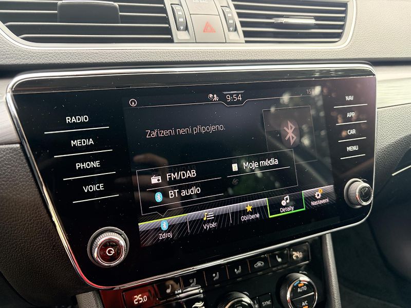 Škoda Superb 2.0TDI 147KW DSG MATRIX 4x4 - fotka 27 z 44