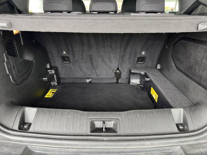 Jeep Renegade 1,3T 4xe*AWD*Distronic*DPH - fotka 34 z 36