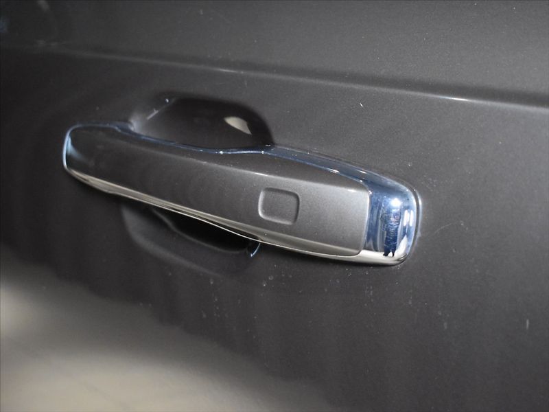 Volvo XC90 2,0 D5 AWD INS, Bowers,vzduch, - fotka 30 z 31