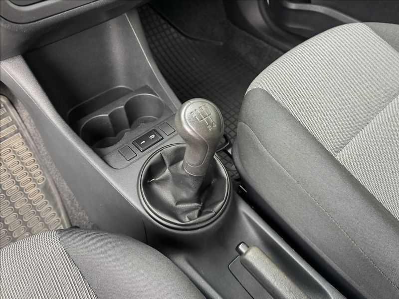 Škoda Fabia 1,4 i 16V 63kW DPH 1.maj ČR - fotka 33 z 47
