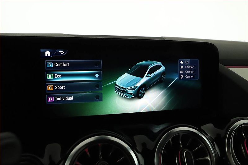 Mercedes-Benz GLA (2026) 200, AMG Line, Navigace - fotka 12 z 18