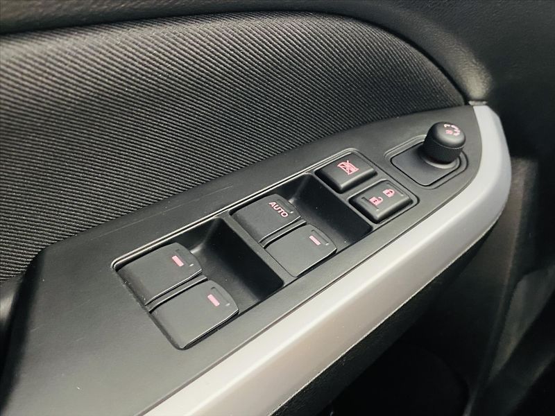 Suzuki Vitara 1,6 VVTi 88kW 1.Majitel - fotka 12 z 24