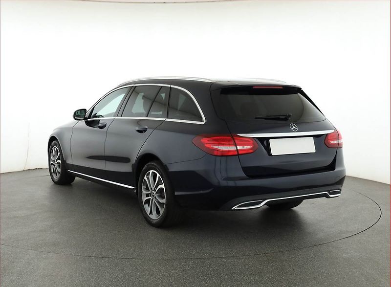 Mercedes-Benz Třídy C (2017) C 250 d 4MATIC, 4X4, Automat - fotka 4 z 21