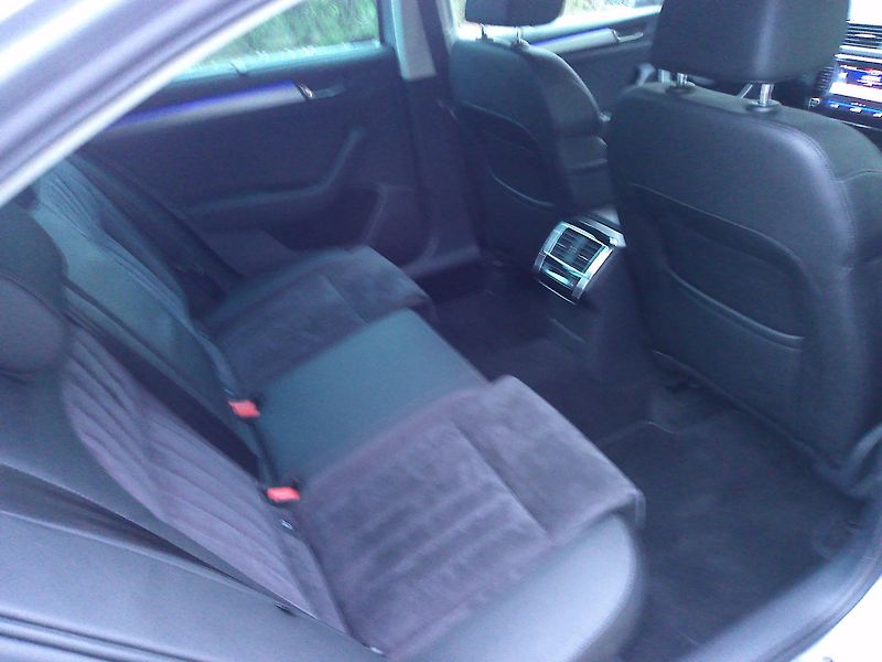 Škoda Superb 2.0 TDi Style 4x4 - fotka 19 z 22