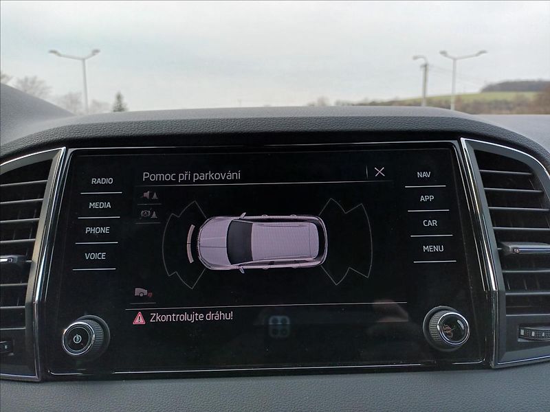 Škoda Karoq 1,5 TSI,110KW,DSG,RADAR - fotka 41 z 41