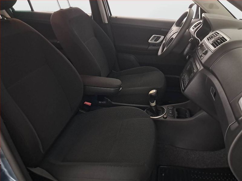 Škoda Fabia (2009) Elegance 1.6 16V, Tempomat - fotka 9 z 17