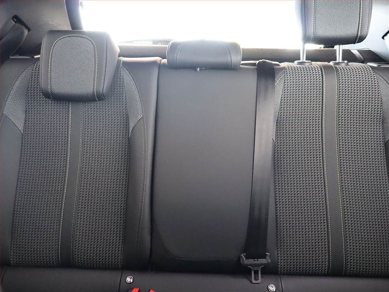 Peugeot 2008 (2021) GT 1.5 BlueHDi, Automat - fotka 10 z 24