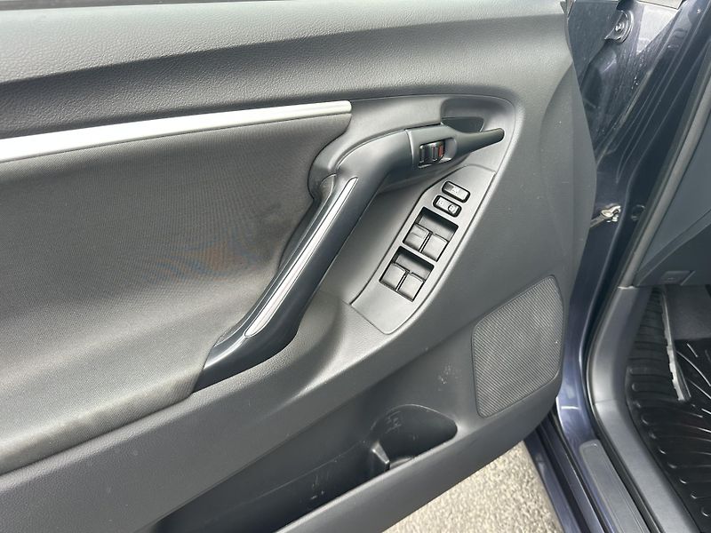 Toyota Verso (2015) 1.6D-4D/82kW * 1.Maj. TZ* PANO - fotka 8 z 35