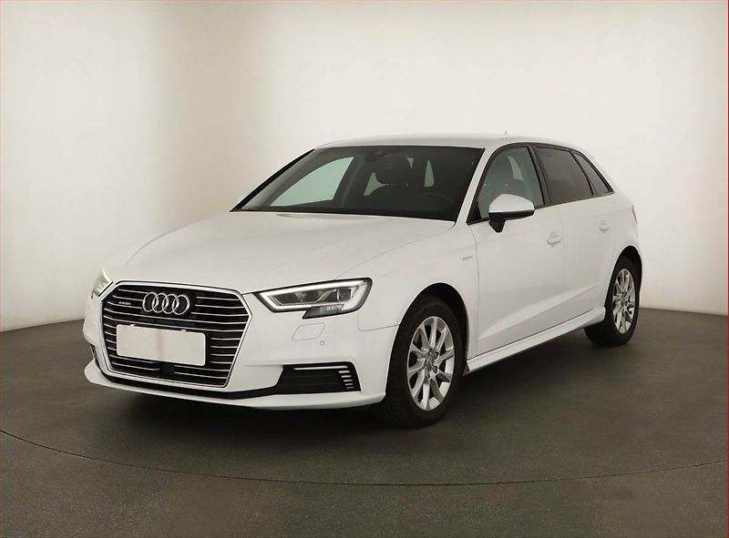 Audi A3 (2017) e-tron, Automat, Navi - fotka 2 z 21