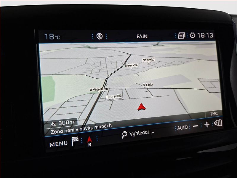 Peugeot 2008 (2018) 1.2 PureTech, Automat, Kůže - fotka 15 z 19