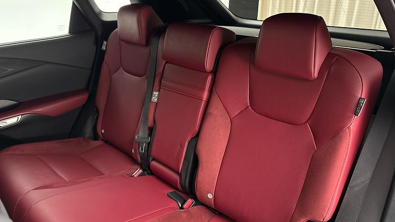 Lexus RX 500h AUT 4x4 F Sport Plus - fotka 16 z 31