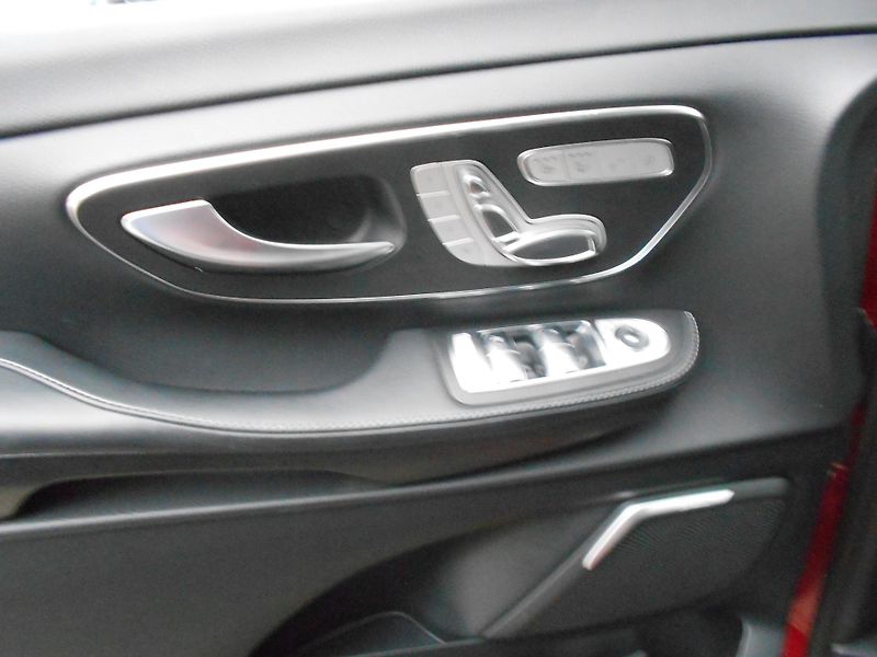 Mercedes-Benz Třídy V 300d 6míst 4Matic ČR 1.m DPH - fotka 11 z 13