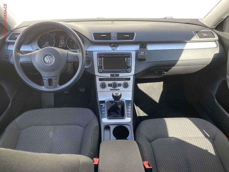 Volkswagen Passat (2012) 1.4 TSi, Trendline, +kola - fotka 8 z 16