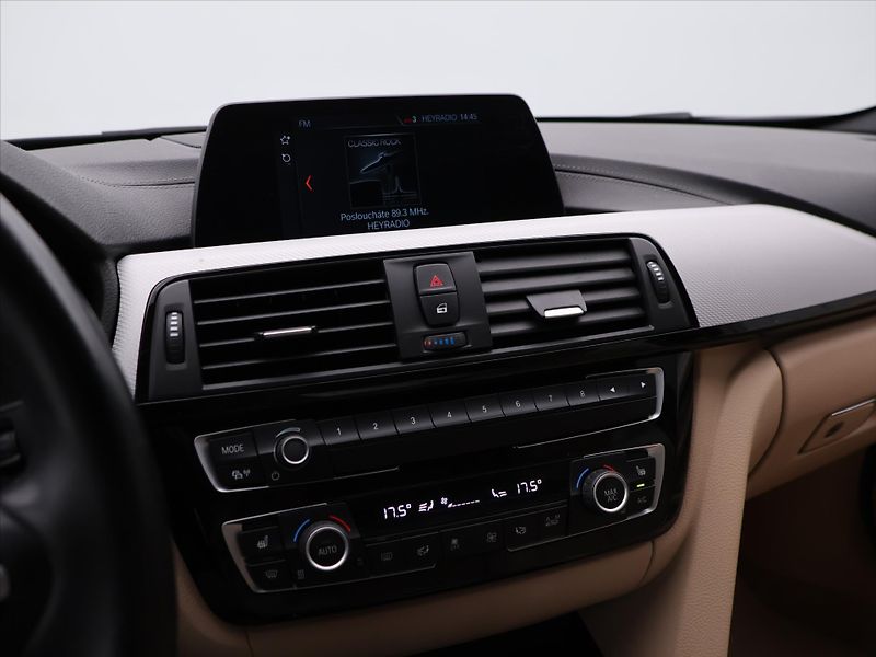 BMW Řada 3 2,0 318d M Sport Aut. CZ DPH - fotka 20 z 34