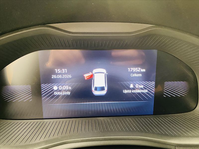 Škoda Scala 1,0 TSI 85kW DSG Selection - fotka 11 z 28