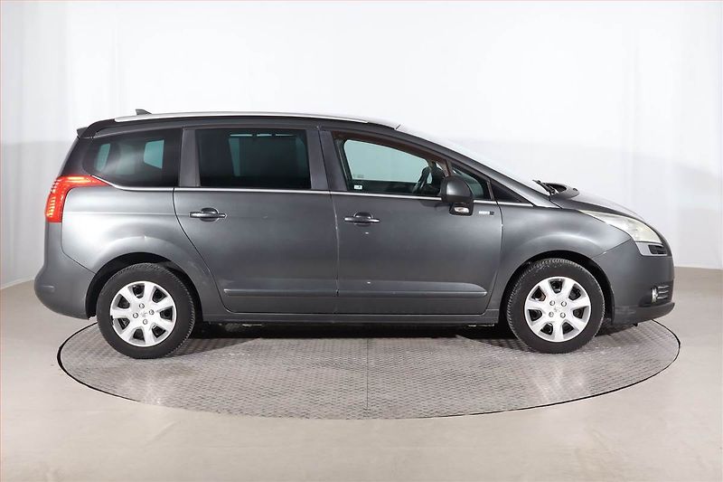 Peugeot 5008 (2014) 1.6 HDi, Serv.kniha, Tempomat - fotka 6 z 23