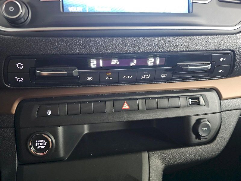 Toyota ProAce Verso (2024) 2.0D 106kW FAMILY 8S WEBASTO - fotka 29 z 35