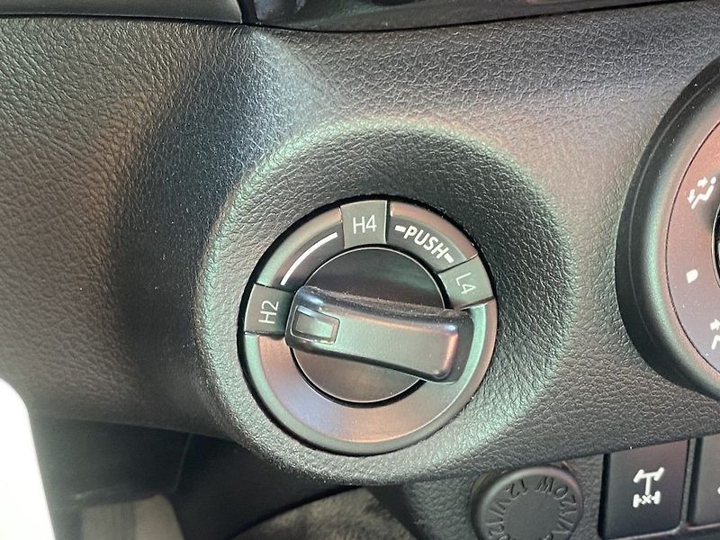 Toyota Hilux 2.4D, ČR, Active, tažné - fotka 16 z 21
