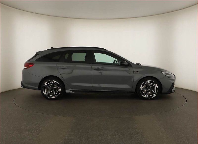 Hyundai i30 (2025) 1.5 T-GDI MHEV 48V, N-Line - fotka 6 z 15