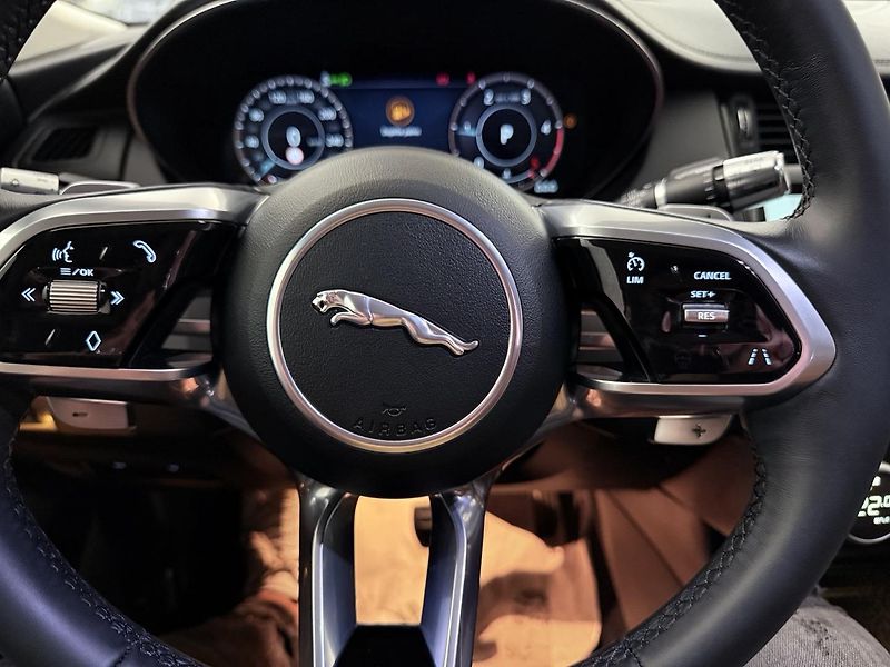 Jaguar E-Pace (2021) 2.0D,4WD,FACELIFT,ZÁRUKA - fotka 47 z 56