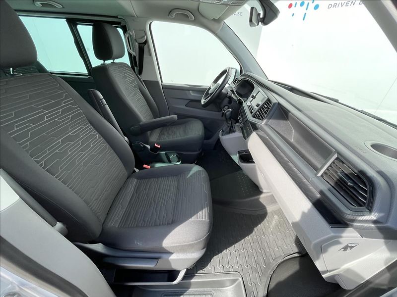 Volkswagen Caravelle 2,0 TDI 4Mot DSG Comfortline - fotka 18 z 22