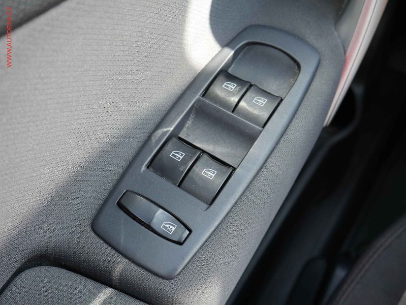 Renault Koleos (2012) 2.0 dCi 4x4, ČR, AC, TZ, navi - fotka 11 z 19