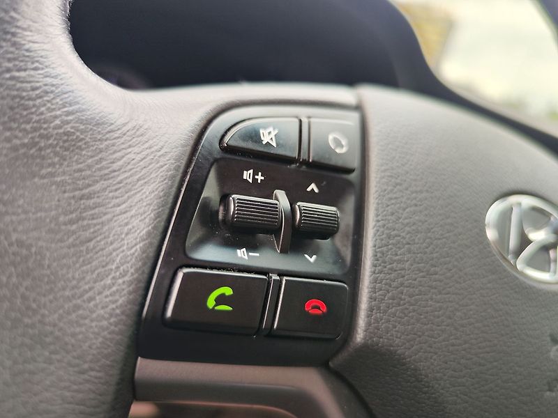 Hyundai Tucson 2.0 CRDI/136kW Premium DCT 4x4 - fotka 29 z 38